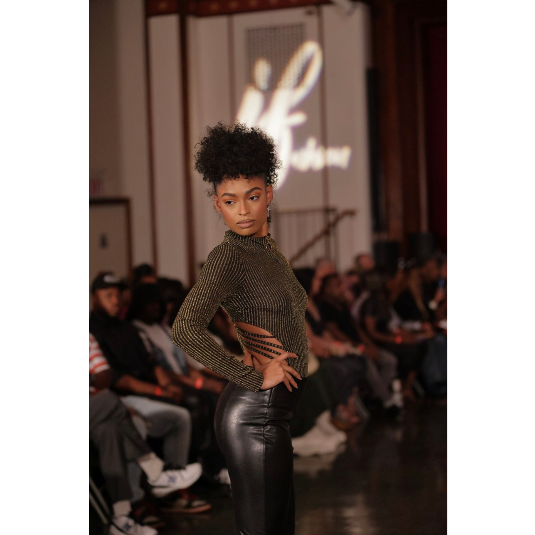 Prissy Stretch Strap Detail Bodysuit