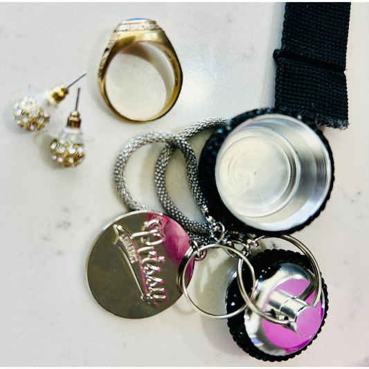 Prissy BlingKeeper™ – The Ultimate Jewelry Holder Keychain for Athletes